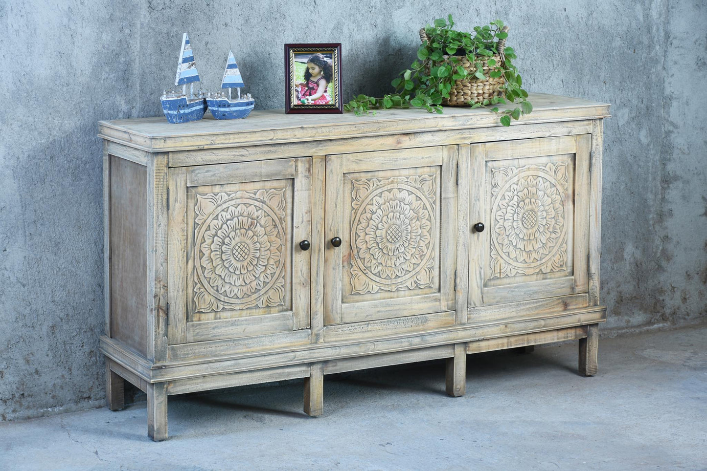 Hand Carved Cabinet Cab 1699